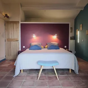 https://chambre-dhotes-et-puis-voila.fr-provencehotel.com